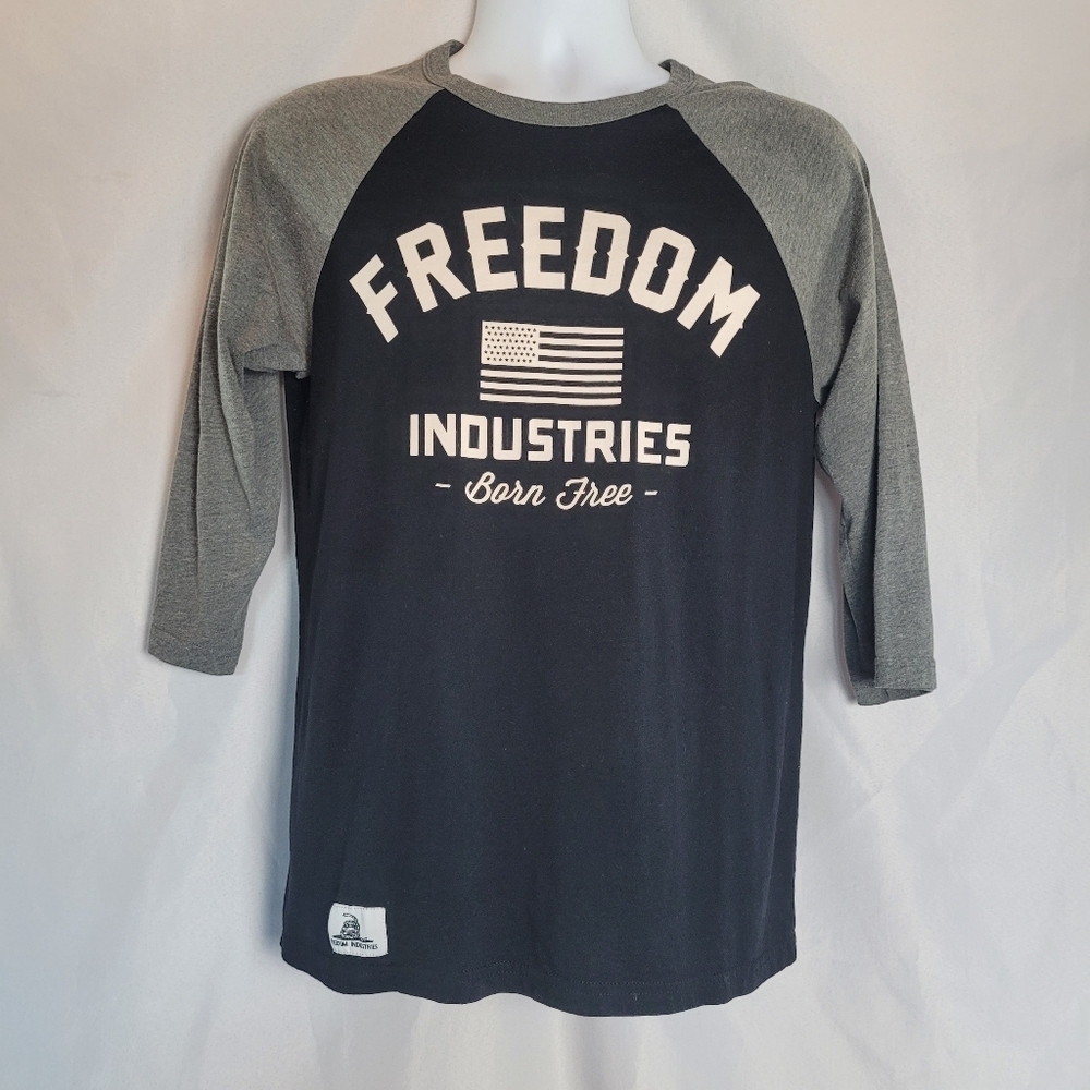 Freedom Industries Born Free Black Gray 3/4 Sleeve Raglan Tee Men's size M